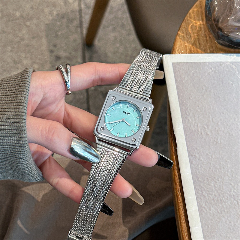 ساعة يد نسائية أنيقة بتصميم مي - مراجعة Luxury Watch Gift For Her وسعره